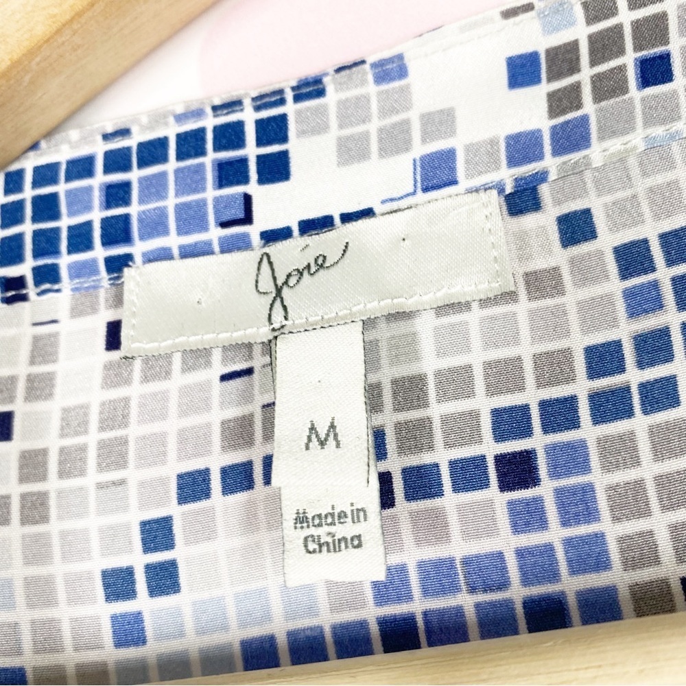 Joie Blue Gray Geometric Square Pixel Print V Neck Blouse M - Picture 9 of 10